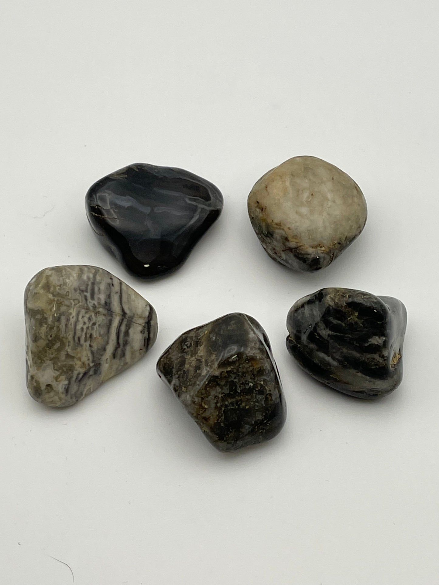 Black & cream Chert